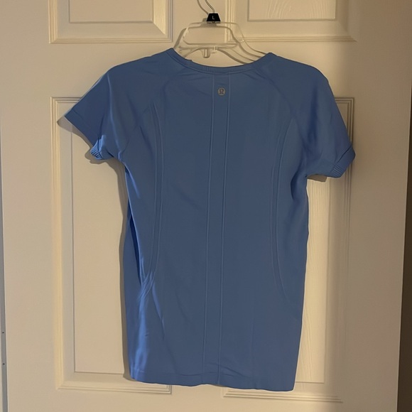 BLUE LULULEMON SWIFTLY TECH SIZE 8 - Picture 2 of 4
